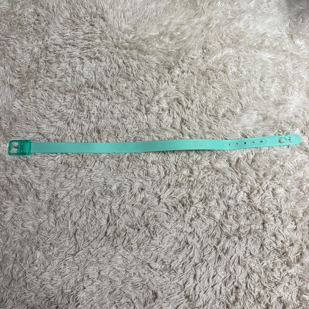 37” Teal C4 Equestrian Horseback Riding Belt. Good Condition. Can be cut.